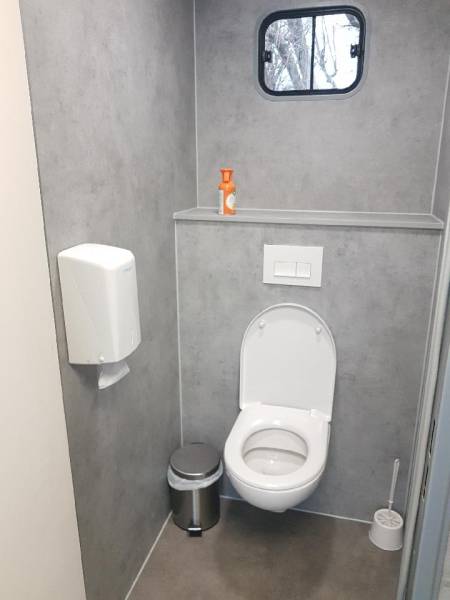 Location de loges sanitaires pour la série 